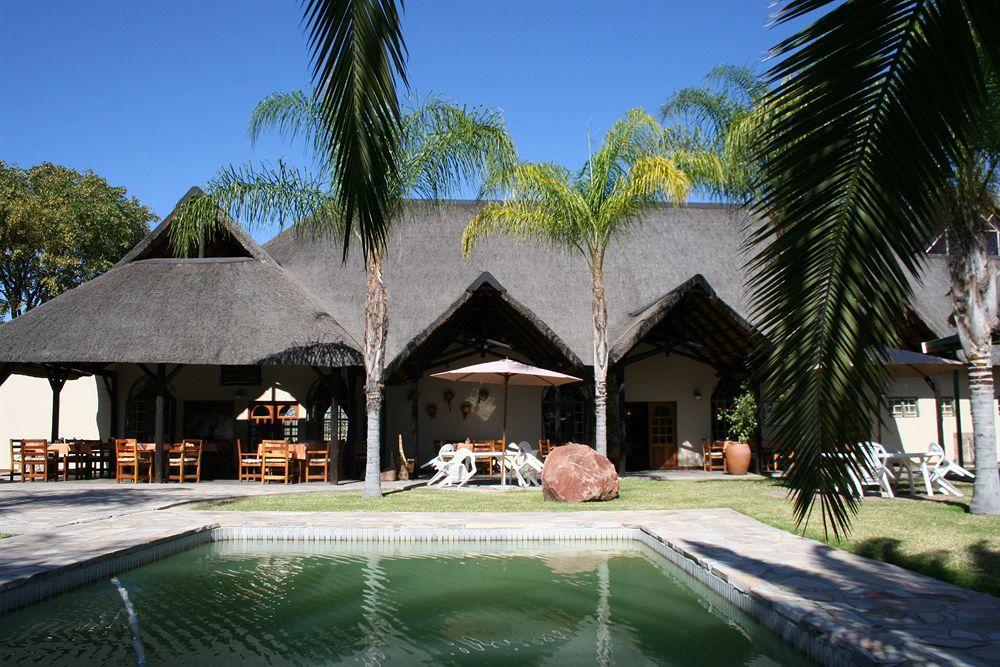 Oshakati Country Hotel ภายนอก รูปภาพ